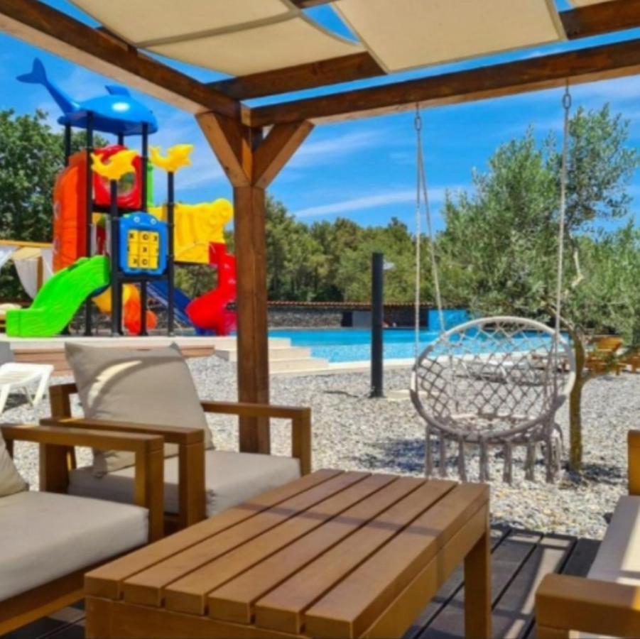 Mobile Home Katja Banjole Εξωτερικό φωτογραφία